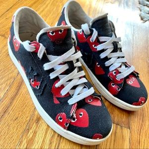 Converse X Play Comme Des Garcons CDG Pro Low 
Black/Red Hearts